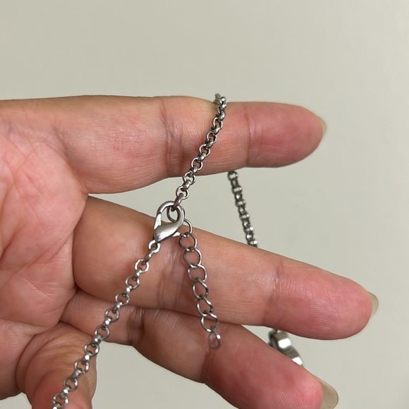 🖤Mother of pearl Clover 🍀 charm necklace - Picture 7 of 8